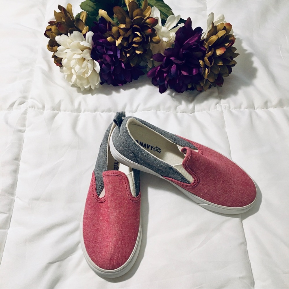 NWOT Old Navy slip-on shoes : Size 1